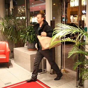 Des Halles Hotel
