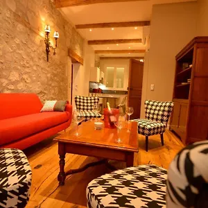 les-appartements-clarisse-et-mathilde.aixenprovencehotels.org/
